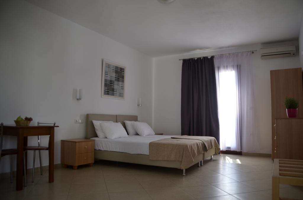 Alex Mike Apartment Agia Anna  Luaran gambar